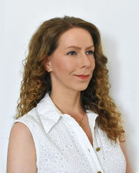 Izabella Deák
